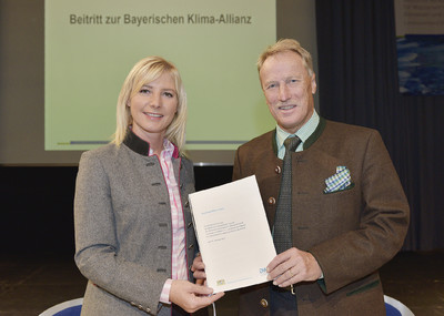 Die Deutsche Vereinigung für Wasserwirtschaft, Abwasser und Abfall e.V. ist bei ihrer Landesverbandstagung 2015 der bayerischen Klima-Allianz beigetreten.