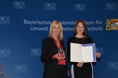 Verleihung des Bayerischen Tierschutzpreises 2016 an Carolin Weiß, Andreas Brucker und Doris Völker-Wamser verliehen.
Herzlichen Glückwunsch und vielen Dank für Ihr herausragendes Engagement!