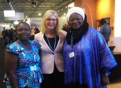 Auf der UN-Klimakonferenz in Bonn 2017 im Austausch mit einer Delegation von Entscheidungsträgern aus verschiedenen Ländern Afrikas - wir müssen uns beim Thema Klimaschutz weltweit vernetzen, Dialoge führen und Kompetenzen teilen.
